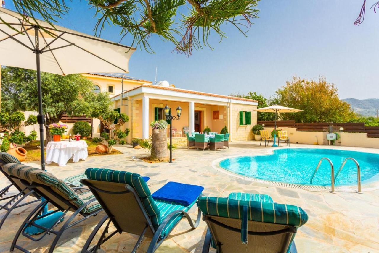 Villa Constantinos Kato Yialia 외부 사진