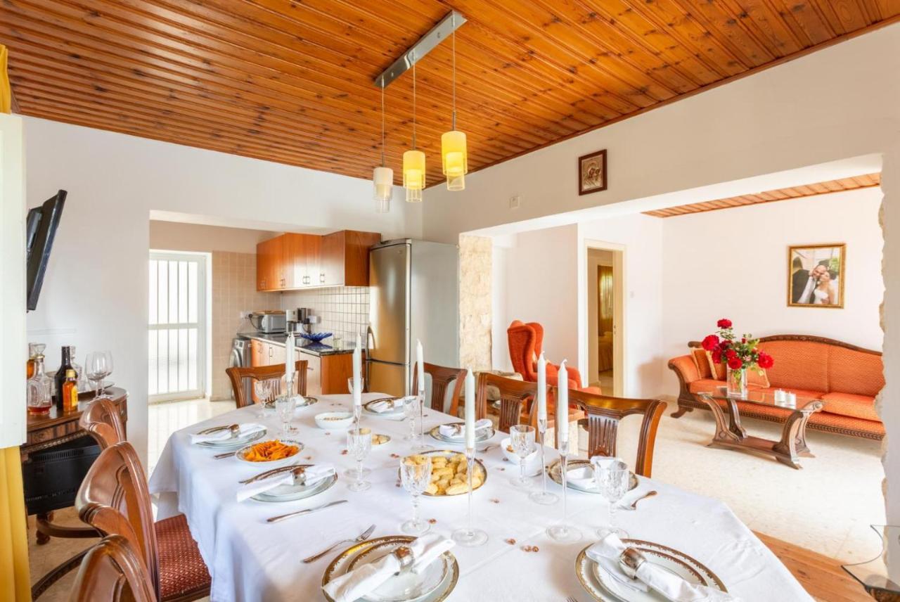 Villa Constantinos Kato Yialia 외부 사진